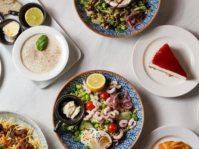 Lunch, salads and pastries at Café Bullen